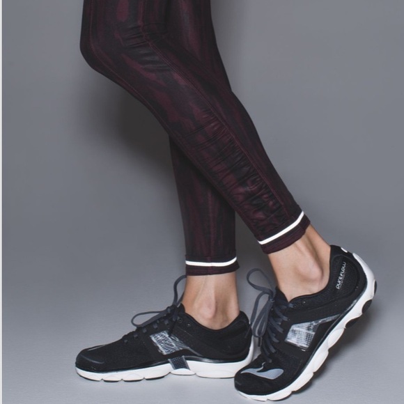 Lululemon Speed Tight IV Painted Animal Bordeaux Drama Black 6 - Picture 3 of 13